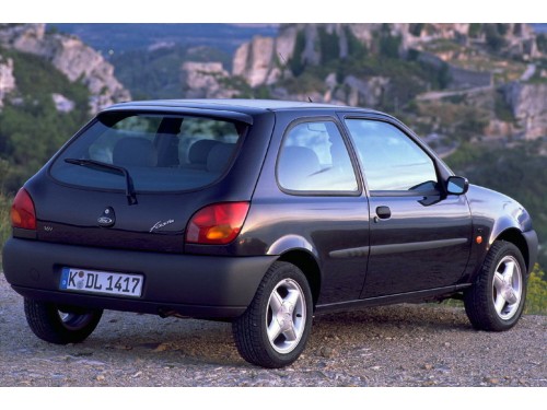Характеристики автомобиля Ford Fiesta 1.3i 16V CVT Ghia (09.1996 - 08.1999): фото, вместимость, скорость, двигатель, топливо, масса, отзывы