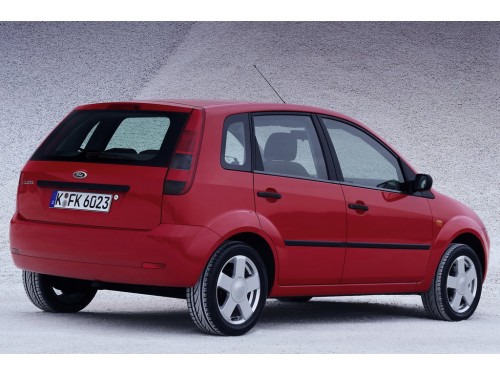 Характеристики автомобиля Ford Fiesta 1.3 MT Ambiente (10.2001 - 09.2005): фото, вместимость, скорость, двигатель, топливо, масса, отзывы