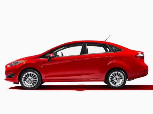 Характеристики автомобиля Ford Fiesta 1.6 MT Ambiente (06.2015 - 08.2018): фото, вместимость, скорость, двигатель, топливо, масса, отзывы