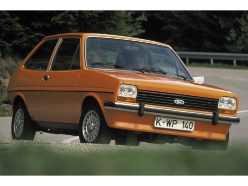 Характеристики автомобиля Ford Fiesta 1.1 MT Base (09.1976 - 07.1981): фото, вместимость, скорость, двигатель, топливо, масса, отзывы