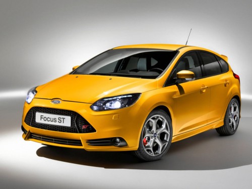 Характеристики автомобиля Ford Focus ST 2.0 MT ST2 (05.2012 - 12.2014): фото, вместимость, скорость, двигатель, топливо, масса, отзывы