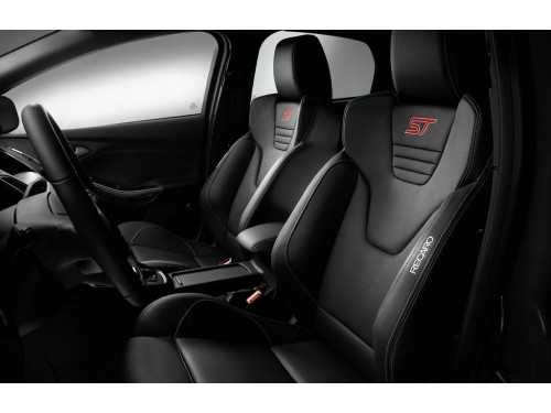 Характеристики автомобиля Ford Focus ST 2.0 MT ST1 (05.2012 - 12.2014): фото, вместимость, скорость, двигатель, топливо, масса, отзывы