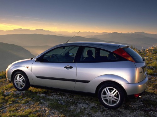 Характеристики автомобиля Ford Focus 1.6 AT Zetec (07.1998 - 09.2001): фото, вместимость, скорость, двигатель, топливо, масса, отзывы