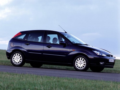 Характеристики автомобиля Ford Focus 1.8 AT (08.2002 - 03.2005): фото, вместимость, скорость, двигатель, топливо, масса, отзывы