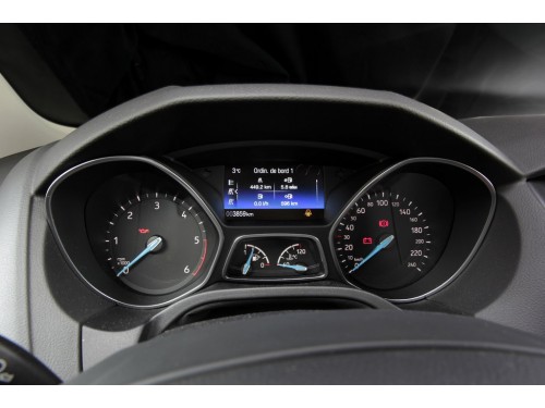 Характеристики автомобиля Ford Focus 1.0 EcoBoost MT Cool&amp;Connect (01.2017 - 03.2018): фото, вместимость, скорость, двигатель, топливо, масса, отзывы