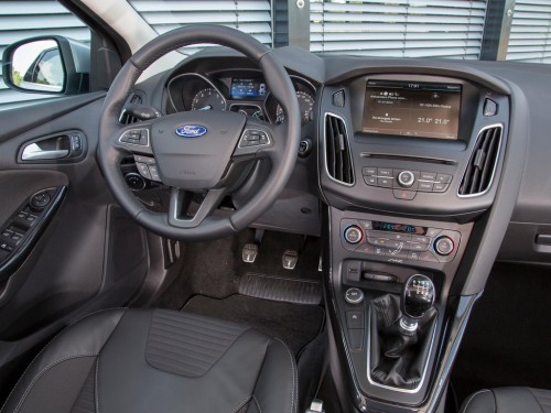 Характеристики автомобиля Ford Focus 1.0 EcoBoost 99g MT Titanium (01.2017 - 03.2018): фото, вместимость, скорость, двигатель, топливо, масса, отзывы
