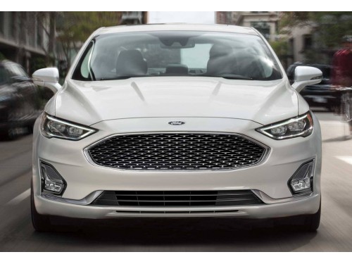 Характеристики автомобиля Ford Fusion 2.0 CVT Hybrid SEL (01.2018 - 08.2020): фото, вместимость, скорость, двигатель, топливо, масса, отзывы