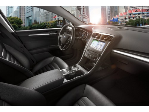 Характеристики автомобиля Ford Fusion 2.0 CVT Hybrid SEL (01.2018 - 08.2020): фото, вместимость, скорость, двигатель, топливо, масса, отзывы