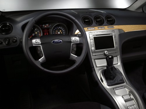 Характеристики автомобиля Ford Galaxy 2.0 TDCi AT Titanium (06.2006 - 05.2010): фото, вместимость, скорость, двигатель, топливо, масса, отзывы