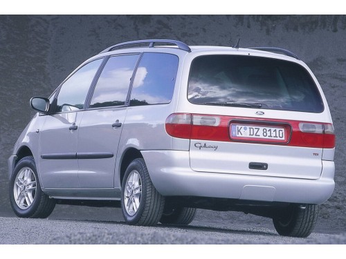 Характеристики автомобиля Ford Galaxy 1.9 TDi MT Ghia (05.1995 - 03.1996): фото, вместимость, скорость, двигатель, топливо, масса, отзывы