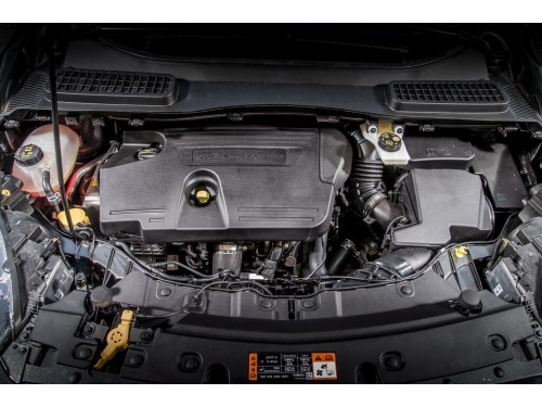 Характеристики автомобиля Ford Kuga 1.5 EcoBoost AT 4x4 ST-Line (08.2018 - 12.2019): фото, вместимость, скорость, двигатель, топливо, масса, отзывы