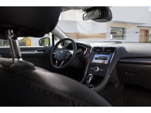 Характеристики автомобиля Ford Mondeo 1.5 EcoBoost AT ST-Line (02.2019 - 08.2019): фото, вместимость, скорость, двигатель, топливо, масса, отзывы