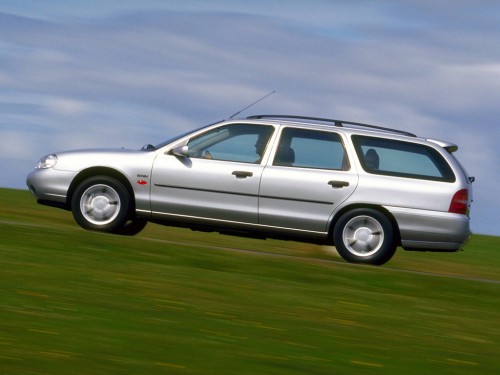 Характеристики автомобиля Ford Mondeo 1.6 MT GLX (05.1999 - 08.2000): фото, вместимость, скорость, двигатель, топливо, масса, отзывы