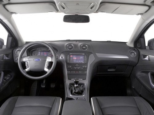 Характеристики автомобиля Ford Mondeo 2.2 TDCi AT Sport (09.2010 - 12.2013): фото, вместимость, скорость, двигатель, топливо, масса, отзывы