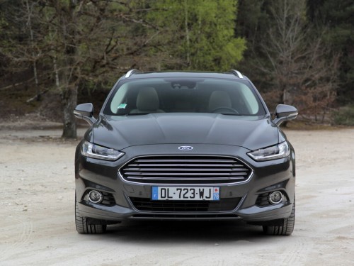Характеристики автомобиля Ford Mondeo 1.5 EcoBoost AT Trend (08.2014 - 04.2018): фото, вместимость, скорость, двигатель, топливо, масса, отзывы