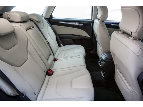 Характеристики автомобиля Ford Mondeo 1.5 TDCi ECOnetic MT Business Edition (02.2015 - 05.2018): фото, вместимость, скорость, двигатель, топливо, масса, отзывы