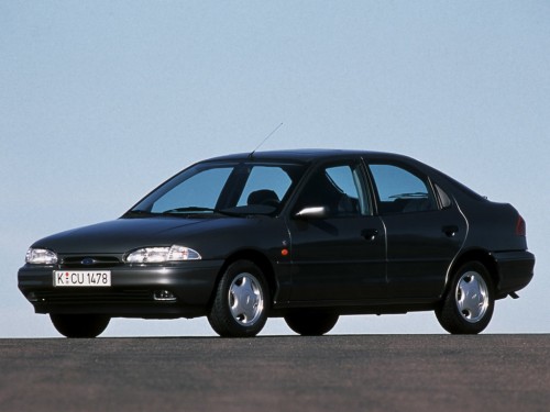 Характеристики автомобиля Ford Mondeo 1.8 АT CLX (07.1994 - 08.1996): фото, вместимость, скорость, двигатель, топливо, масса, отзывы