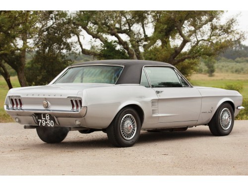 Характеристики автомобиля Ford Mustang 3.3 MT Mustang Hardtop Six (08.1966 - 08.1967): фото, вместимость, скорость, двигатель, топливо, масса, отзывы