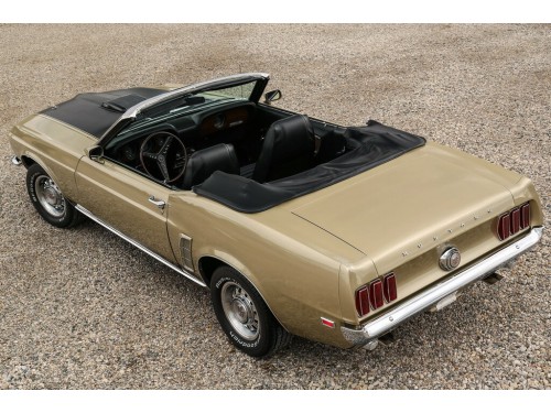 Характеристики автомобиля Ford Mustang 4.1 MT Mustang Convertible 250 (09.1969 - 09.1970): фото, вместимость, скорость, двигатель, топливо, масса, отзывы