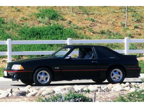 Характеристики автомобиля Ford Mustang 4.9 AT Mustang GT 3-door (08.1989 - 09.1992): фото, вместимость, скорость, двигатель, топливо, масса, отзывы