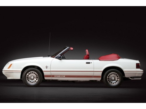 Характеристики автомобиля Ford Mustang 4.9 EFi AT Mustang GT Convertible overdrive V-8 (10.1983 - 09.1984): фото, вместимость, скорость, двигатель, топливо, масса, отзывы