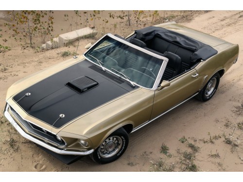 Характеристики автомобиля Ford Mustang 3.3 AT Mustang Convertible Six (09.1968 - 08.1969): фото, вместимость, скорость, двигатель, топливо, масса, отзывы