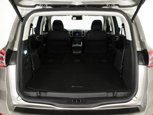 Характеристики автомобиля Ford S-MAX 2.0 EcoBlue AT Vignale (08.2018 - 11.2019): фото, вместимость, скорость, двигатель, топливо, масса, отзывы