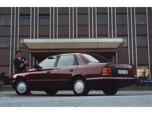 Характеристики автомобиля Ford Scorpio 2.0i cat. MT GL (05.1990 - 02.1992): фото, вместимость, скорость, двигатель, топливо, масса, отзывы