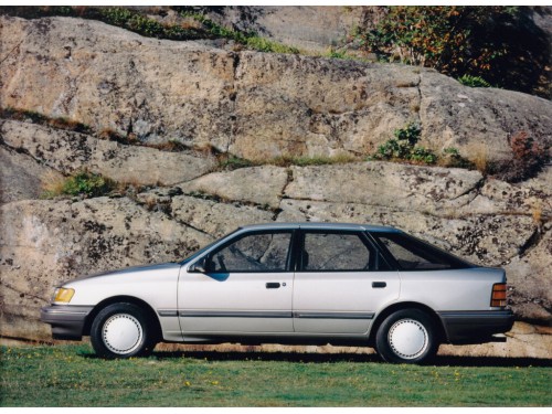 Характеристики автомобиля Ford Scorpio 2.0 AT GL (05.1985 - 04.1990): фото, вместимость, скорость, двигатель, топливо, масса, отзывы