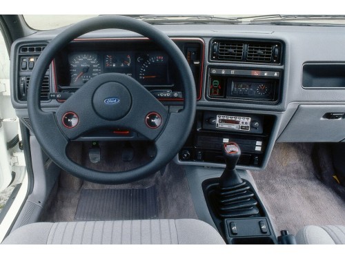 Характеристики автомобиля Ford Sierra 1.3 MT GL (03.1982 - 06.1986): фото, вместимость, скорость, двигатель, топливо, масса, отзывы