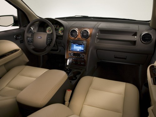 Характеристики автомобиля Ford Taurus 3.5 AT Taurus X Eddie Bauer Crossover Wagon (03.2007 - 02.2009): фото, вместимость, скорость, двигатель, топливо, масса, отзывы
