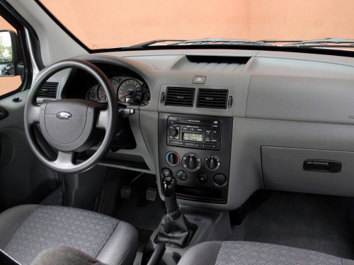 Характеристики автомобиля Ford Tourneo Connect 1.8 MT L5 (03.2002 - 02.2009): фото, вместимость, скорость, двигатель, топливо, масса, отзывы