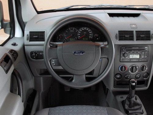 Характеристики автомобиля Ford Tourneo Connect 1.8 TDCi MT L3 (03.2002 - 02.2009): фото, вместимость, скорость, двигатель, топливо, масса, отзывы