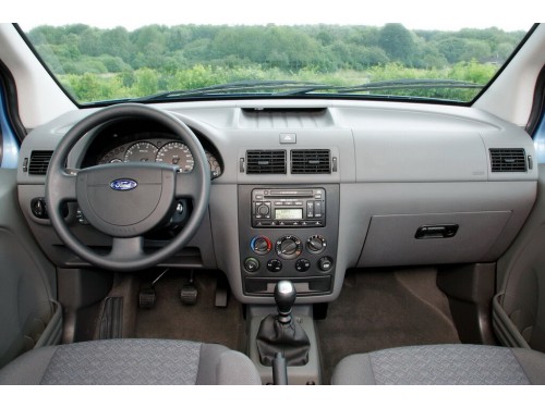 Характеристики автомобиля Ford Tourneo Connect 1.8 TDCi 90 MT Tourneo Connect LWB (03.2002 - 06.2006): фото, вместимость, скорость, двигатель, топливо, масса, отзывы