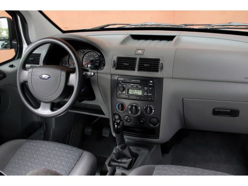Характеристики автомобиля Ford Tourneo Connect 1.8 TDCi 90 MT Tourneo Connect LWB (03.2002 - 06.2006): фото, вместимость, скорость, двигатель, топливо, масса, отзывы