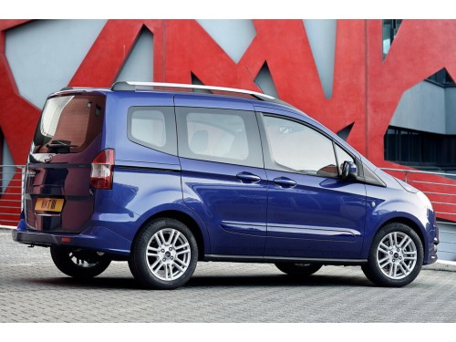 Характеристики автомобиля Ford Tourneo Courier 1.6 TDCi MT Ambiente (06.2014 - 08.2015): фото, вместимость, скорость, двигатель, топливо, масса, отзывы
