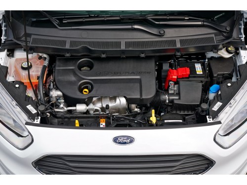 Характеристики автомобиля Ford Tourneo Courier 1.5 TDCi MT Trend (05.2015 - 04.2018): фото, вместимость, скорость, двигатель, топливо, масса, отзывы