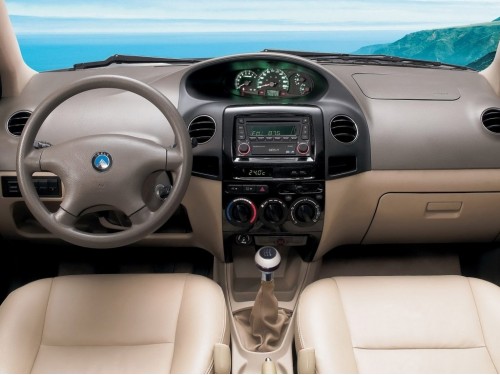 Характеристики автомобиля Geely MK 1.5 MT MK Comfort (07.2011 - 06.2015): фото, вместимость, скорость, двигатель, топливо, масса, отзывы