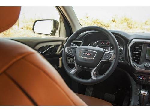 Характеристики автомобиля GMC Acadia 3.6 AT AWD SLT (01.2016 - 08.2019): фото, вместимость, скорость, двигатель, топливо, масса, отзывы