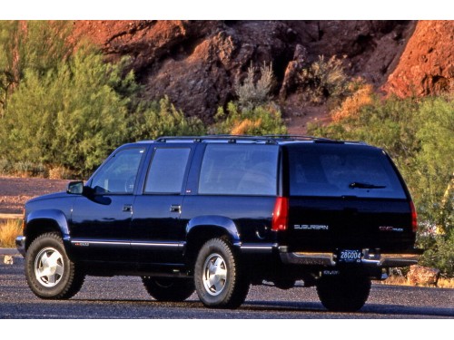 Характеристики автомобиля GMC Suburban 7.4 MT 4x4 K2500 (01.1992 - 10.1999): фото, вместимость, скорость, двигатель, топливо, масса, отзывы
