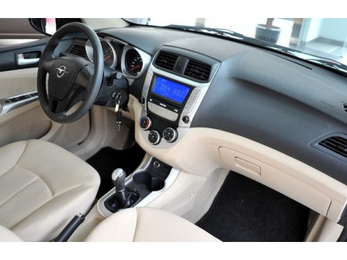 Характеристики автомобиля Haima M3 1.5 CVT Deluxe (03.2014 - 02.2015): фото, вместимость, скорость, двигатель, топливо, масса, отзывы