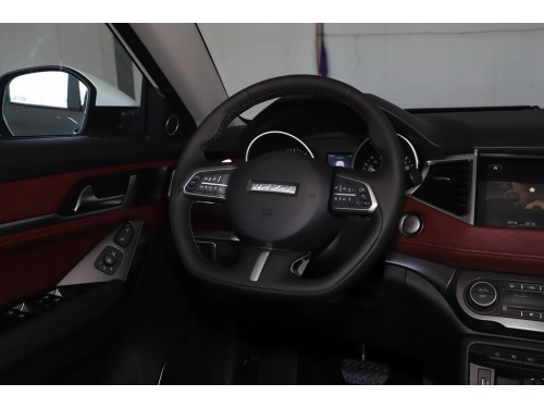 Характеристики автомобиля Haval H6 Coupe 1.5T DCT Luxury (08.2020 - 02.2022): фото, вместимость, скорость, двигатель, топливо, масса, отзывы