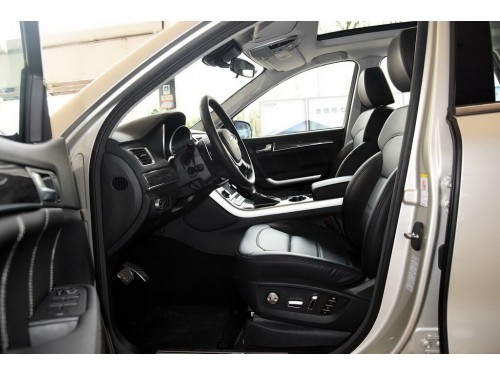Характеристики автомобиля Haval H8 2.0T AT AWD Сomfort (11.2015 - 05.2017): фото, вместимость, скорость, двигатель, топливо, масса, отзывы
