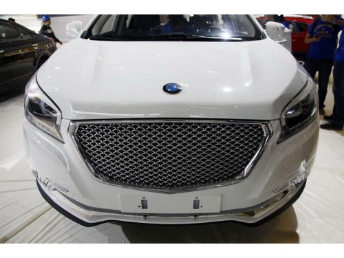 Характеристики автомобиля Hawtai Shengdafei 1.5 AT Elite (11.2015 - 08.2017): фото, вместимость, скорость, двигатель, топливо, масса, отзывы