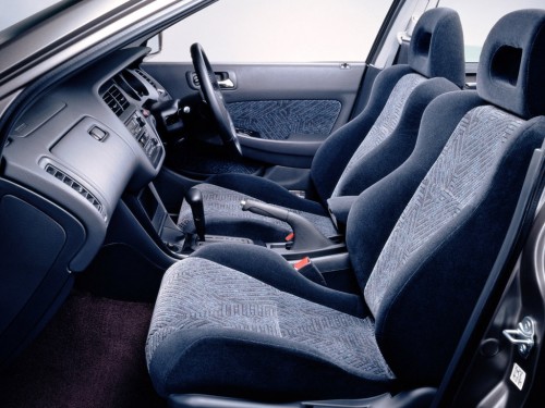 Характеристики автомобиля Honda Accord 1.8 VTS (09.1997 - 12.1998): фото, вместимость, скорость, двигатель, топливо, масса, отзывы