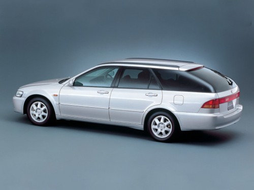 Характеристики автомобиля Honda Accord 2.3 wagon SiR (01.1999 - 05.2000): фото, вместимость, скорость, двигатель, топливо, масса, отзывы