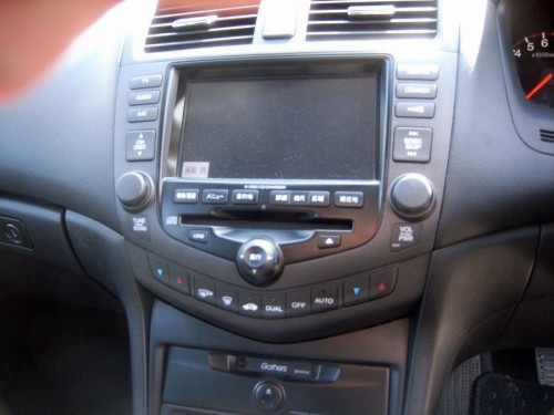 Характеристики автомобиля Honda Accord 2.0 20A (10.2004 - 10.2005): фото, вместимость, скорость, двигатель, топливо, масса, отзывы