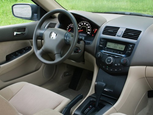 Характеристики автомобиля Honda Accord 2.4 MT EX+NAVI (01.2002 - 10.2005): фото, вместимость, скорость, двигатель, топливо, масса, отзывы