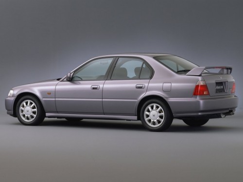 Характеристики автомобиля Honda Ascot 2.0 CS (06.1995 - 08.1997): фото, вместимость, скорость, двигатель, топливо, масса, отзывы
