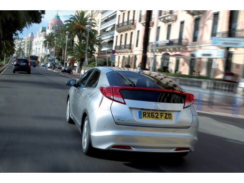 Характеристики автомобиля Honda Civic 1.8 MT S (02.2012 - 01.2015): фото, вместимость, скорость, двигатель, топливо, масса, отзывы